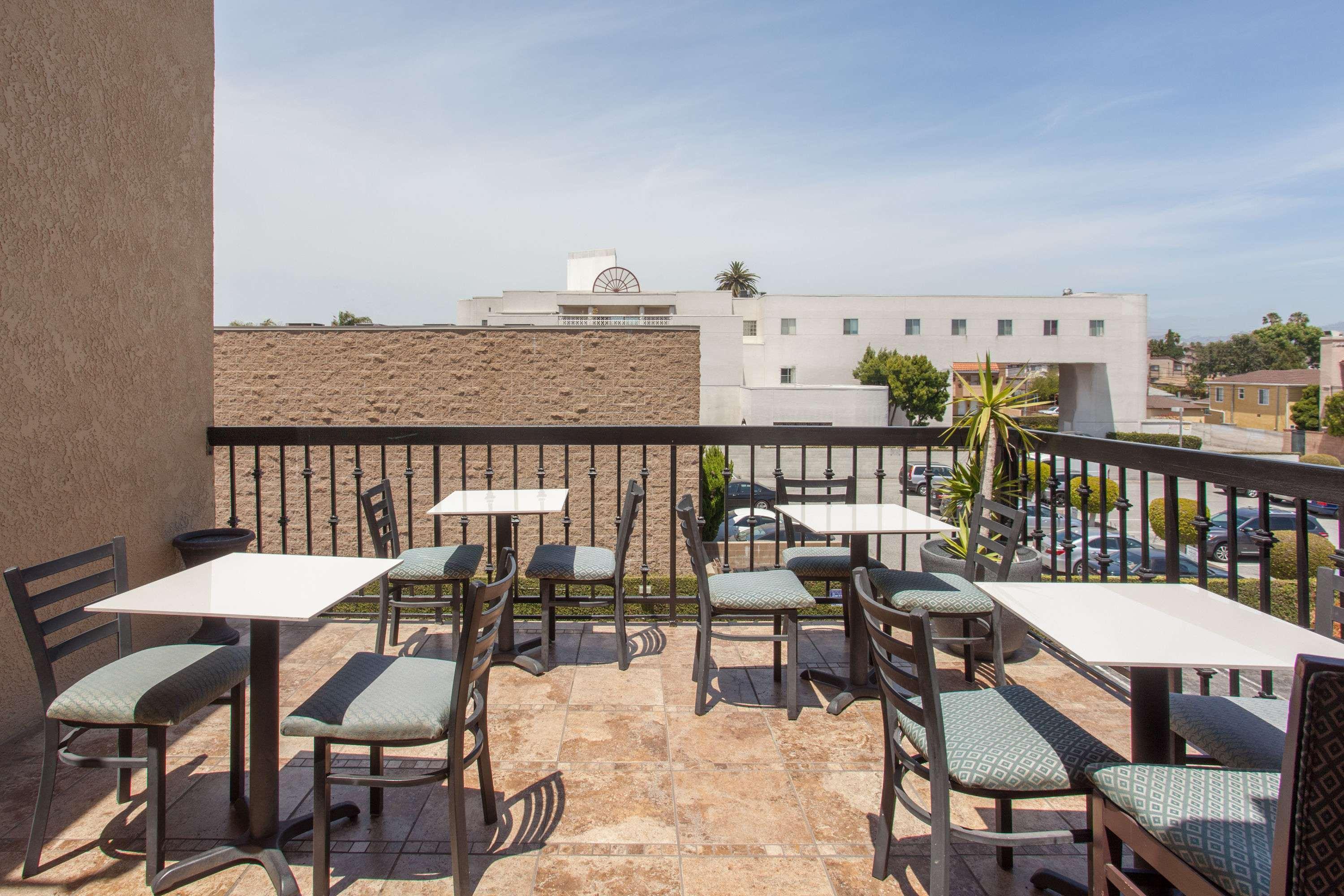 Ramada By Wyndham Culver City Los Angeles Exterior foto